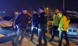 Babası kaputun üstünde oturup polise direndi