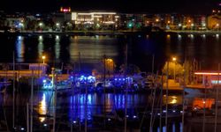 Antalya Finike açıklarında mültecileri taşıyan bot battı