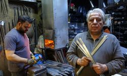 Kebap şişleri bayram için hazırlanıyor