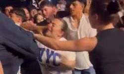 Konserde tekme ve yumruklar havada uçuştu