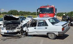 Gaziantep'te otomobiller kafa kafaya çarpıştı