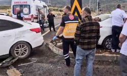 Gaziantep'te iki otomobil çarpıştı: 6 yaralı