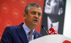 Özgür Özel: "Cumhuriyet Halk Partililer karar verene kadar hiçbir yere gitmiyorum"