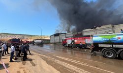 Gaziantep'te fabrika yangınına müdahale sürüyor