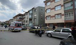Üvey annesi ile kız kardeşinin boğazını keserek ö*dürdü