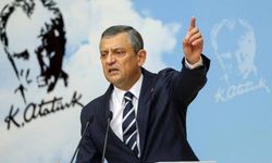 Özgür Özel’den TBMM’de Duygusal Veda: “Tarihi Bir Kavşaktayız”