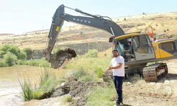 Atilla Sarıkaya, Sıtma Pınar Çayı Piknik Alanını atıklardan temizletti