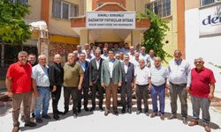 Yılmaz, fıstıkçılar sitesi esnafıyla buluştu