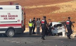 Gaziantep’te iki araç kafa kafaya çarpıştı