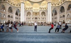 Şahinbey Millet Camii Yazın Çocuklarla Dolup Taşıyor