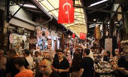 Gaziantep'te sıcak havaya rağmen Bakırcılar Çarşısı'nda yoğunluk