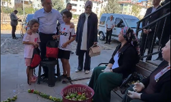 Gaziantep’te Vali Çeber’den Biber Dizme Geleneğine Eşlik