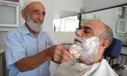 11 yaşında başladı, 65 yıldır makasını elinden bırakmadı