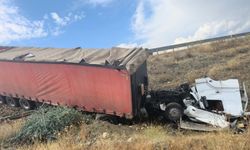 Gaziantep'te tır şarampole uçtu: Sürücü yaralandı