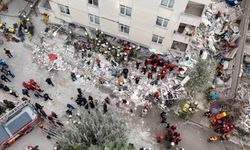 Maltepe'de çöken 7 katlı binadan 5 kişi çıkarıldı