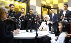 Serebral palsi hastası Cansu, ilk röportajını Bakan Göktaş ile yaptı