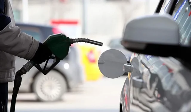 Benzin ve motorinde zam ya da indirim var mı?