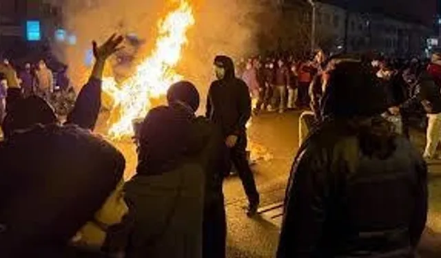 İran’daki protestolarda ölü sayısı 2 bin 571’e, tutuklu sayısı 18 bin 434’e yükseldi