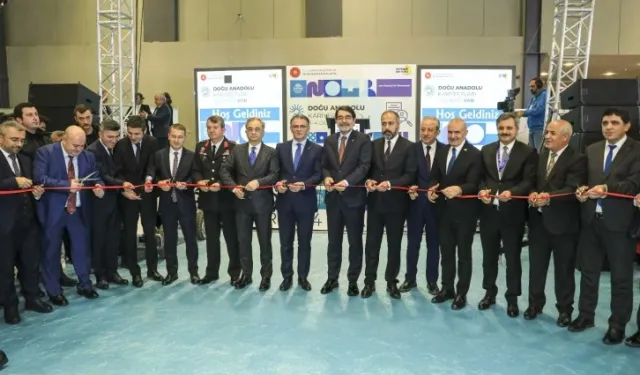 Van Büyükşehir Belediyesi Doğu Anadolu Kariyer Fuarı’nda yerini aldı