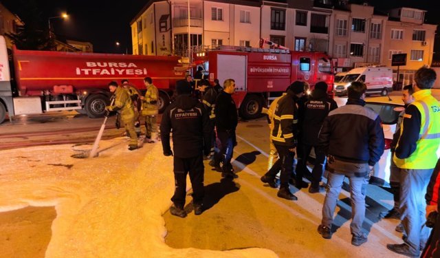 Tuvalette çakmak çaktı, patlama oldu