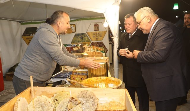 Nizip’te Ramazan Sokağı geleneği ikinci yılında da yoğun ilgi görüyor