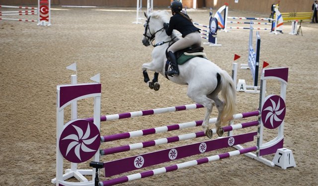 Şahinbey’de engel atlama heyecanı