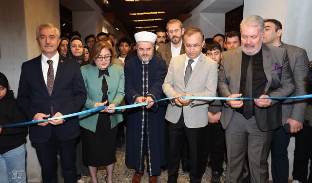 GAZİANTEP BÜYÜKŞEHİR EV SAHİPLİĞİNDE MUKADDES EMANETLER SERGİSİ VATANDAŞLARLA BULUŞTU