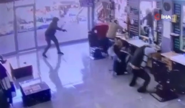 Berberde Kurşun Yağmuru: O Anlar Güvenlik Kamerasında