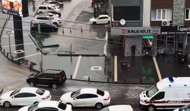 Gaziantep'te kitlenen trafiği otobüs şoförü açtı