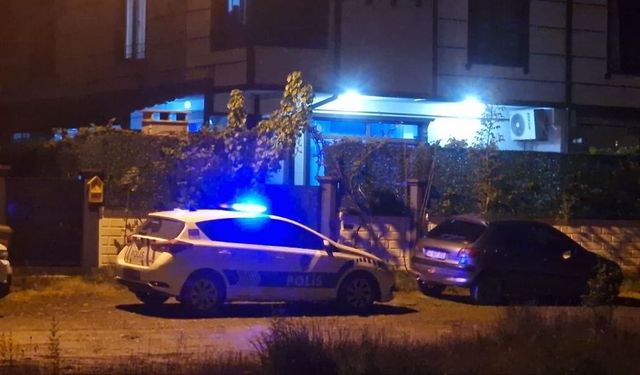 Tartıştığı eşini boğazını keserek ö*dürdü