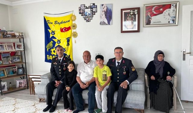 Jandarma, şehit aileleri ve gazileri unutmadı