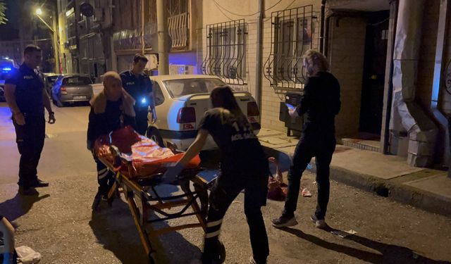 Psikolojik sorunları olan adam hem kendini hem annesini bıçakladı