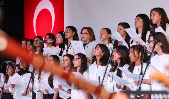 GAZİANTEP’TE SANATLA YÜKSELEN ÖĞRENCİLER ÖDÜLLENDİRİLDİ