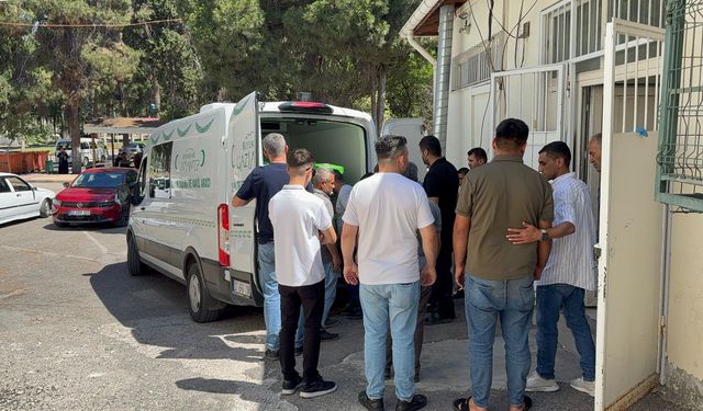 Otomobilin çarptığı 14 yaşındaki çocuk hayatını kaybetti