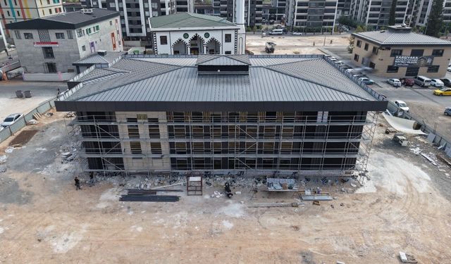 Karşıyaka Gençlik Kütüphanesi’nde çalışmalar sürüyor