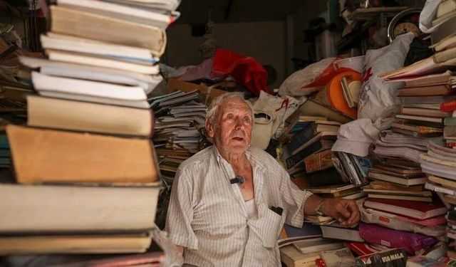 40 Yıllık Kitap Tutkusu, 14 Yıllık Evlat Hasreti
