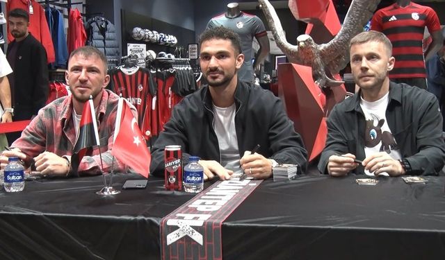 Gaziantep FK futbolcuları imza gününde buluştu