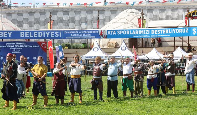 Gaziantep’te Usta Okçular Hünerlerini Sergiledi