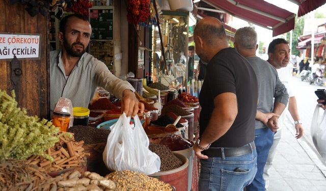 Kış ayları geldi, vatandaşlar aktarlara akın etti