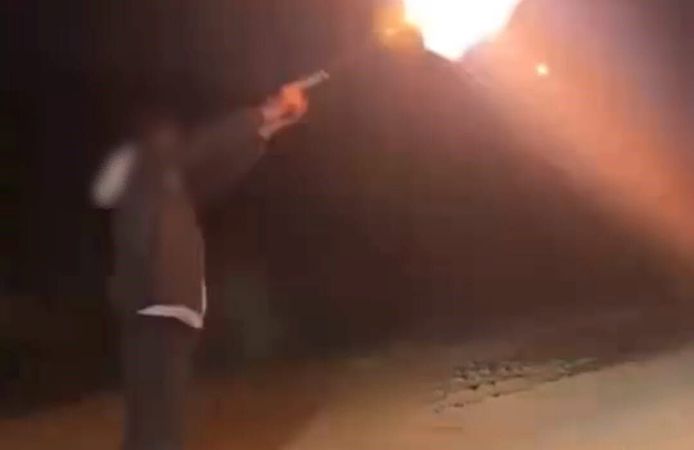 Havaya ateş etti, sosyal medya ele verdi