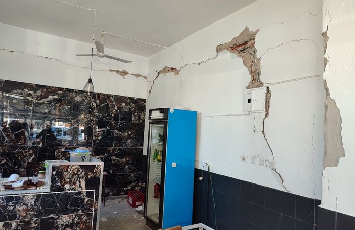 5.1’lik deprem işletmelerde hasara yol açtı