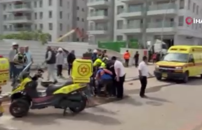 İran füzeleri İsrail’in merkezini vurdu