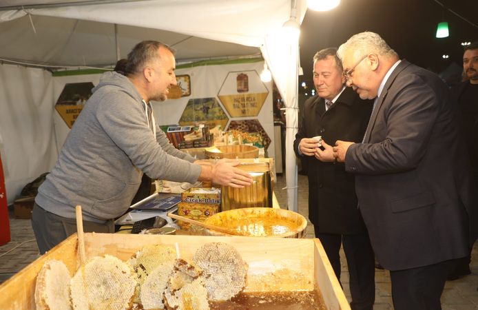 Nizip’te Ramazan Sokağı geleneği ikinci yılında da yoğun ilgi görüyor