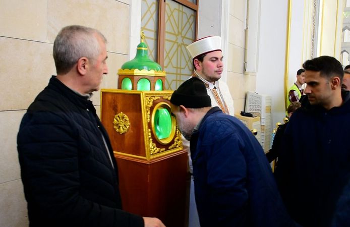 Kadir Gecesi'nde Şahinbey Millet Cami doldu taştı