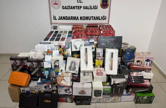 Gaziantep'te 1,2 milyon TL değerinde kaçak malzeme ele geçirildi