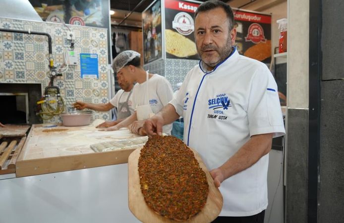 Gaziantep'in tescilli lezzeti lahmacun 180 TL'den satılıyor