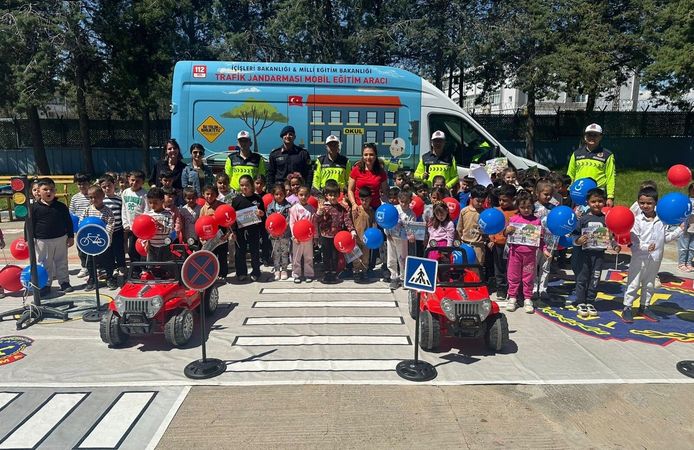 Jandarmadan 85 öğrenciye trafik eğitimi