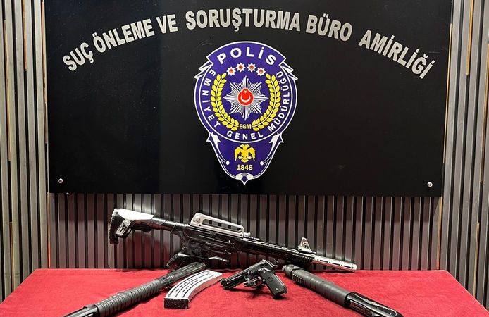 Gaziantep'te 4 adet ruhsatsız silah ele geçirildi: 2 gözaltı