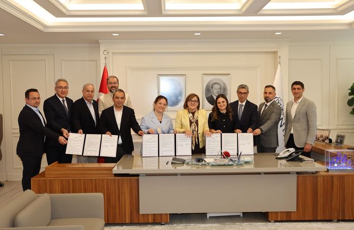 Büyükşehir, Tadım, İpek Yücel Sanat ve Eğitim Merkezi binası yapımı için protokol imzaladı