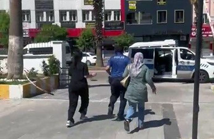 Kimliğini unutan öğrenciye polis yardım etti